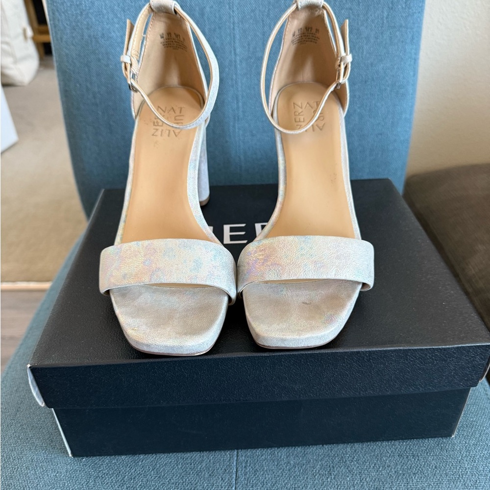 Naturalizer Joy Iridescent block heel - size 8